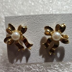 Avon Vintage Stud Earrings-Elegant Gold Bow Pearl Earrings for Pierced Ears,
